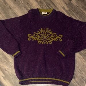 Vintage made in Italy United colors of Benetton 100
Wool sweater- woman’s LG